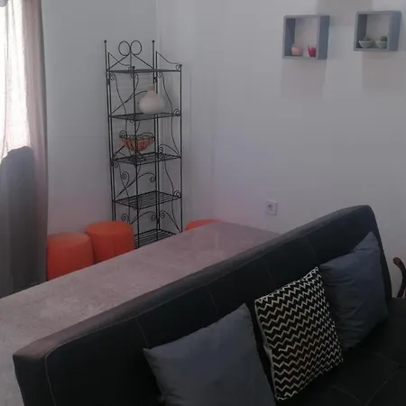 Apt-203 شقة *